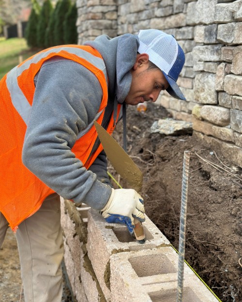 milliken-corporation-split-face-block-retaining-wall
